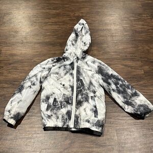 Xtreme Kids Grey and White Windbreaker Size 6